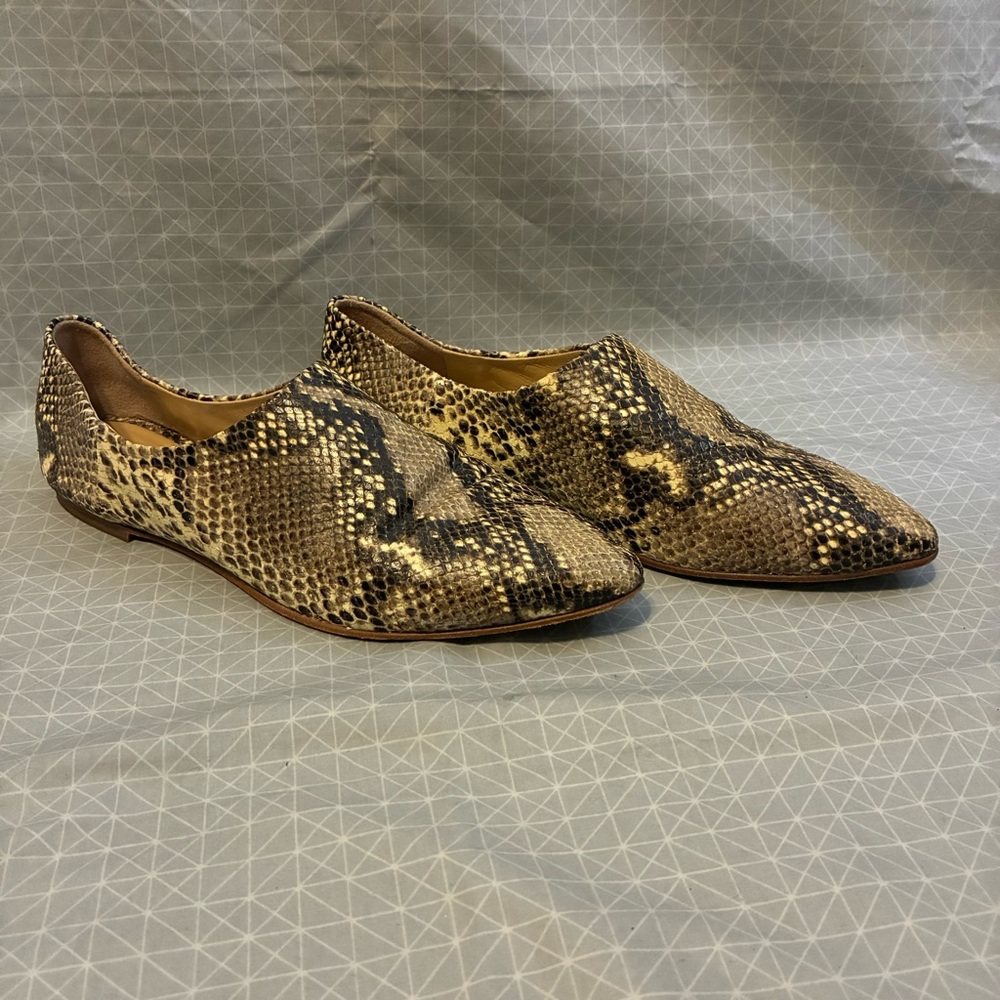 Women's Snake Print Slip-On Flats - Brown/Black